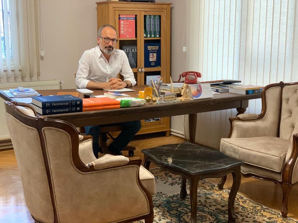 Dr. Turab Ulaşoğlu muayenehanesinde